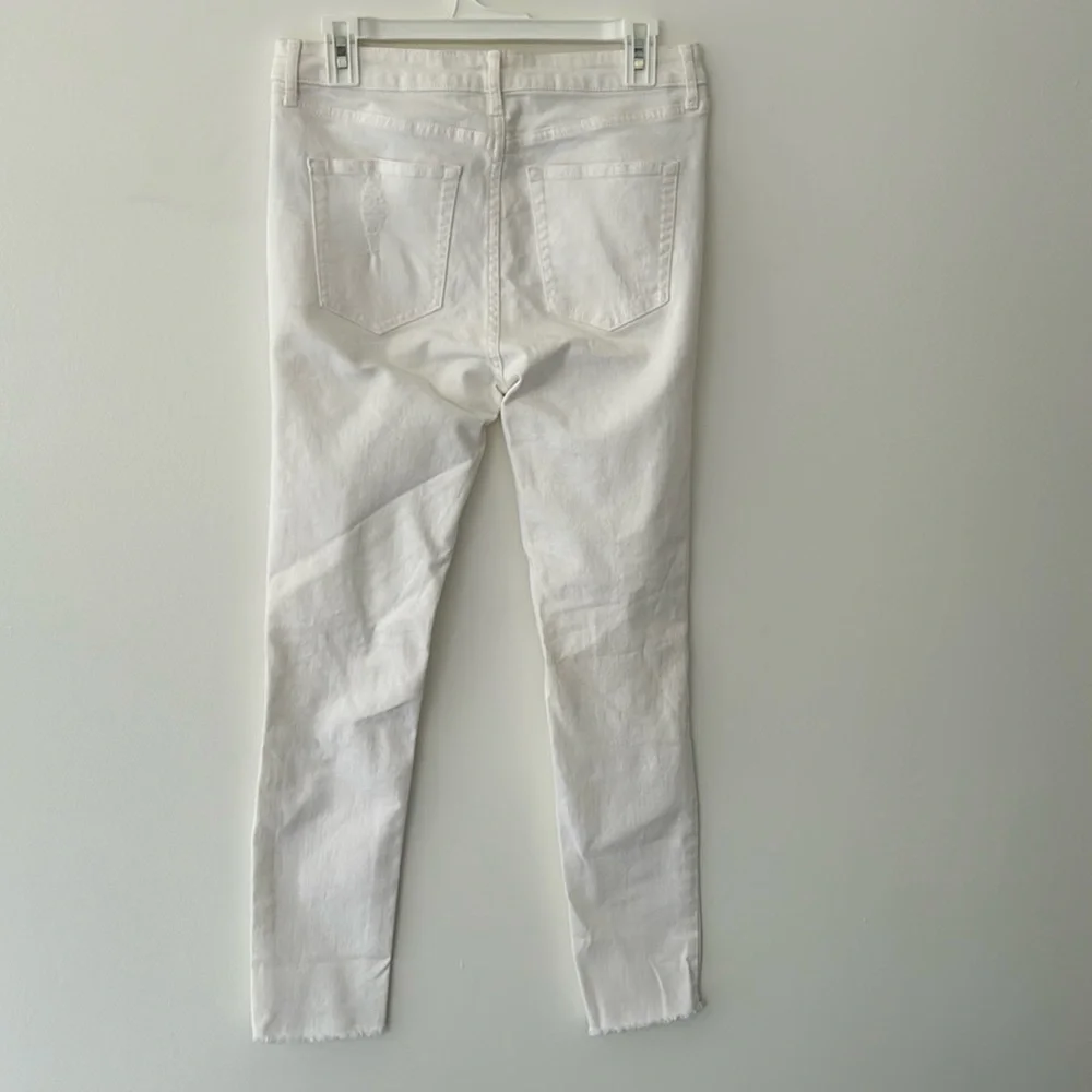 Wild Fable Women’s White Distressed Ripped Skinny Jeans Raw Hem Size 8 - Picture 10 of 10